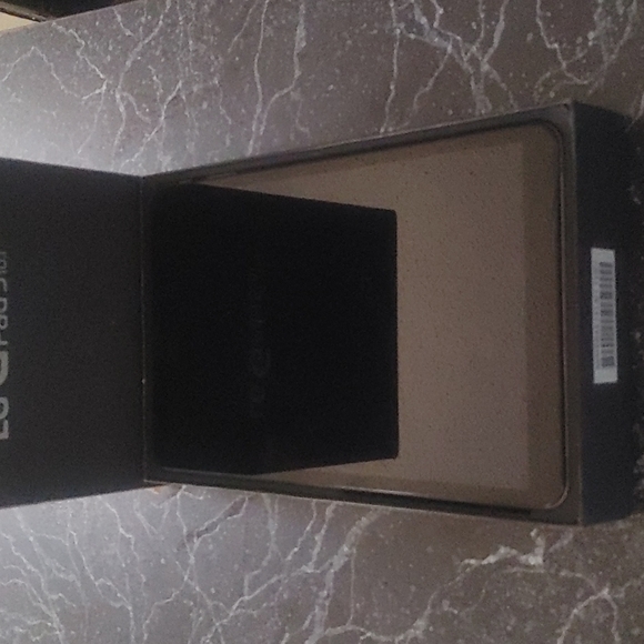 LG GPAD5 10.1 HD Tablet - Picture 2 of 2